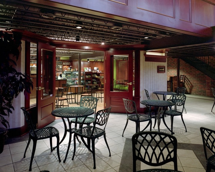 144-156 E Liberty St, Wooster, OH à louer - Photo du bâtiment - Image 3 de 24