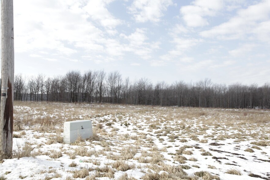 8115 Hawthorne Dr, Erie, PA for sale - Building Photo - Image 2 of 5