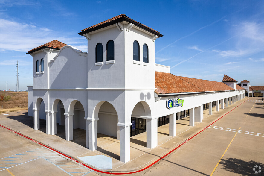 5800 N Interstate 35, Denton, TX à louer - Photo du bâtiment - Image 2 de 12