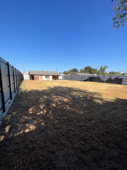 11462 Newkirk St, Dallas, TX for sale - Building Photo - Image 2 of 29