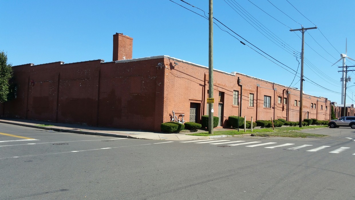 3-17 James St, New Haven, CT for lease Primary Photo- Image 1 of 6
