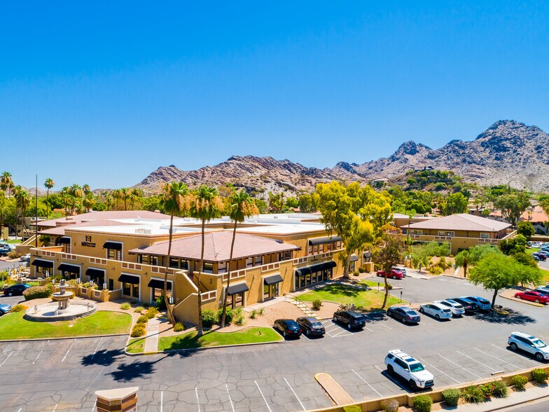 7500 N Dreamy Draw Dr, Phoenix, AZ à louer - Photo du bâtiment - Image 1 de 3