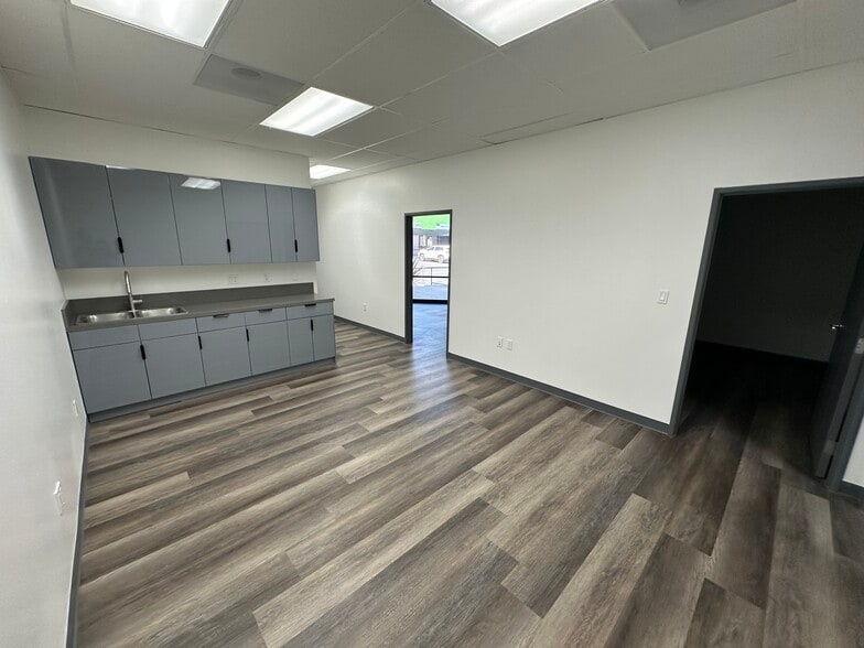 4010 N Palm St, Fullerton, CA for lease - Building Photo - Image 3 of 38