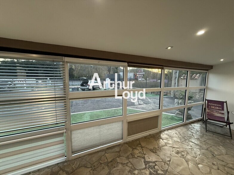 Retail in Le Muy for lease - Building Photo - Image 3 of 5