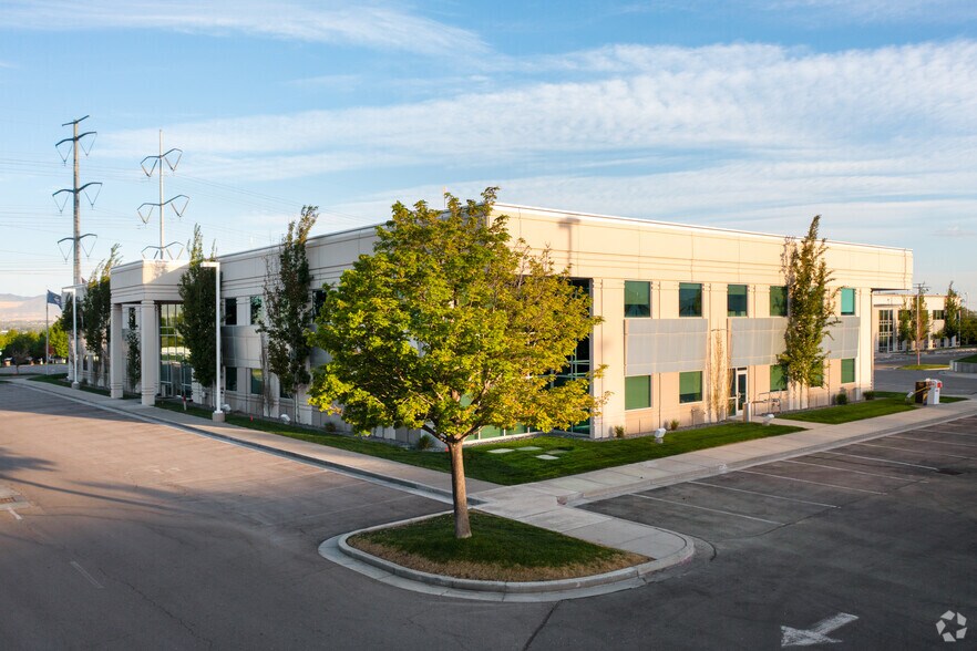 11781 S Lone Peak Pky, Draper, UT à louer - Photo du bâtiment - Image 2 de 16