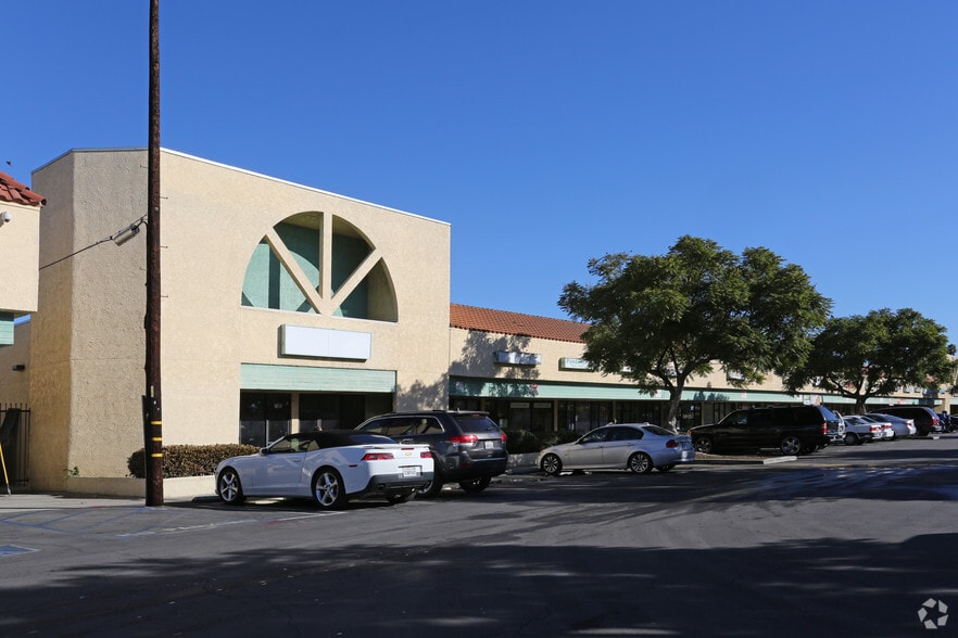 739-915 E Anaheim St, Long Beach, CA for lease - Primary Photo - Image 2 of 8
