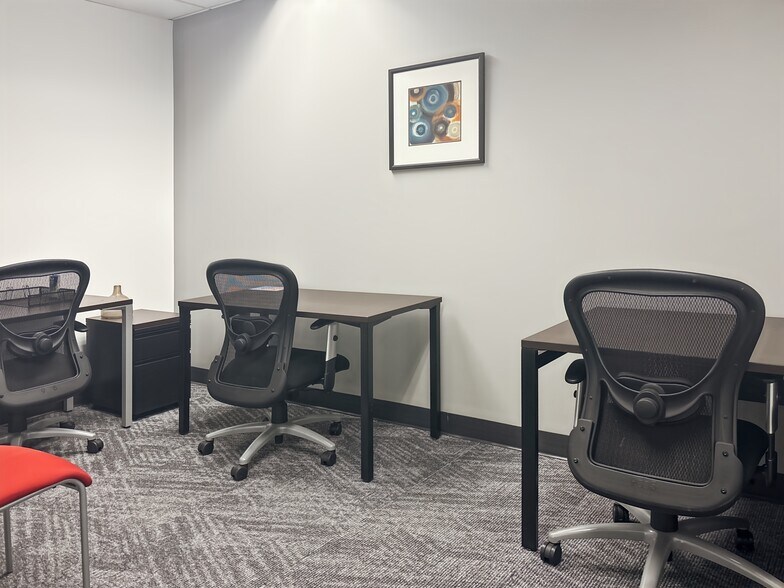 18 Campus Blvd, Newtown Square, PA à louer - Photo du bâtiment - Image 1 de 3