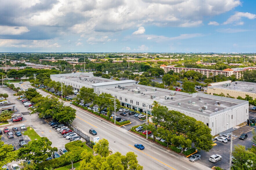 4850 W Oakland Park Blvd, Lauderdale Lakes, FL à louer - Aérien - Image 3 de 7