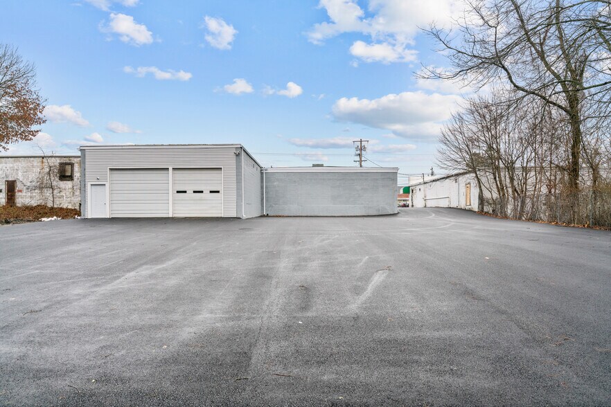 6854 Post Rd, North Kingstown, RI à vendre - Photo du bâtiment - Image 3 de 13