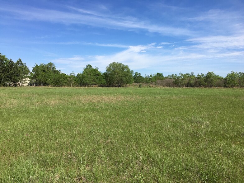 20202 Stuebner Airline Rd, Spring, TX for sale - Building Photo - Image 2 of 4