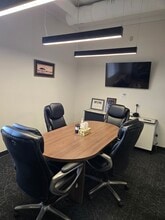 7815 101 Ave NW, Edmonton, AB à louer Photo intérieure- Image 2 de 3