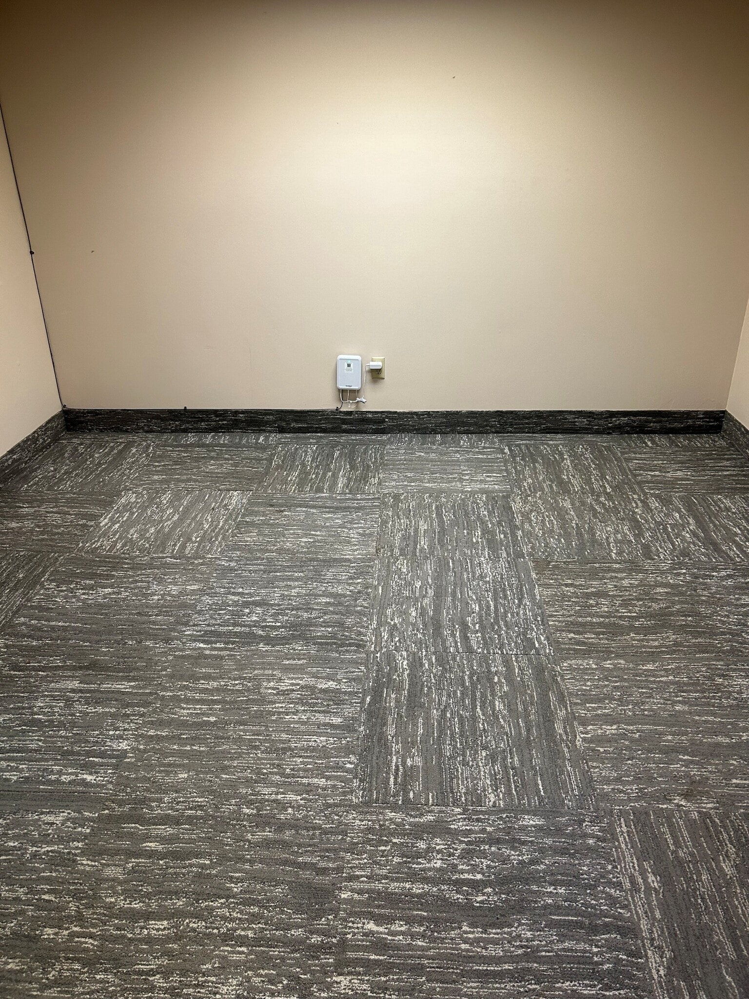 550 Snelling Ave S, Saint Paul, MN for lease Interior Photo- Image 1 of 3