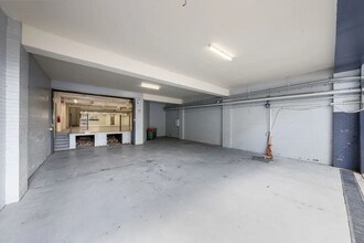 96 Victoria St, WEST END for lease Interior Photo- Image 2 of 2