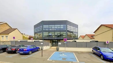 Boulevard Devaux, Poissy for lease Building Photo- Image 2 of 7