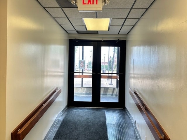 6 Dearborn Sq, Kankakee, IL for sale - Interior Photo - Image 3 of 8