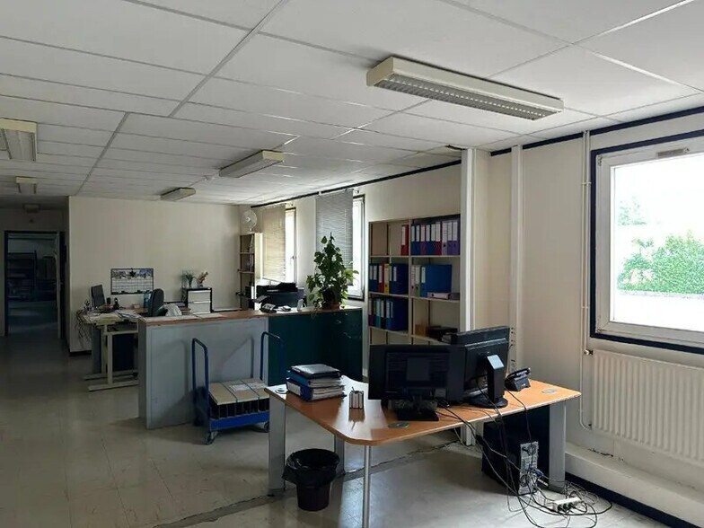 Flex in Chalon-sur-Saône for sale - Interior Photo - Image 3 of 12