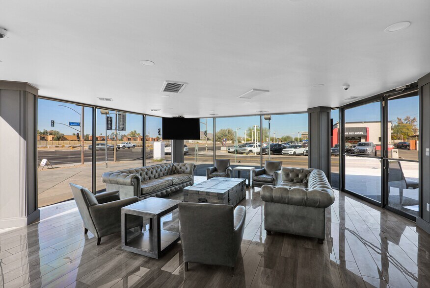 925 N Scottsdale Rd, Scottsdale, AZ à louer - Photo du bâtiment - Image 3 de 12