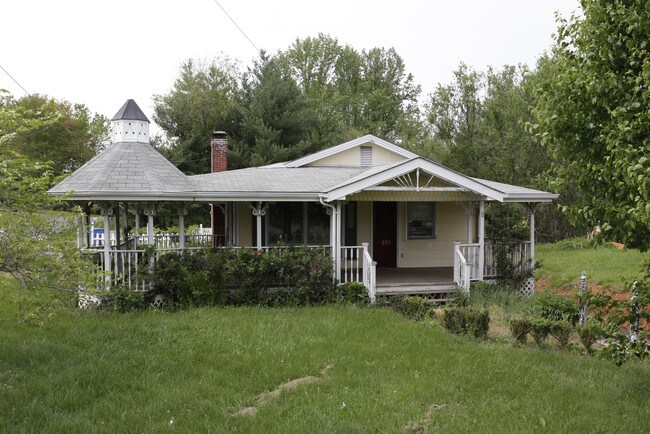 More details for 1203 E Jackson Blvd, Jonesborough, TN - Office for Sale