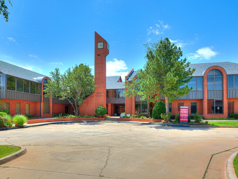 4900 Richmond Sq, Oklahoma City, OK à vendre - Photo du bâtiment - Image 1 de 21