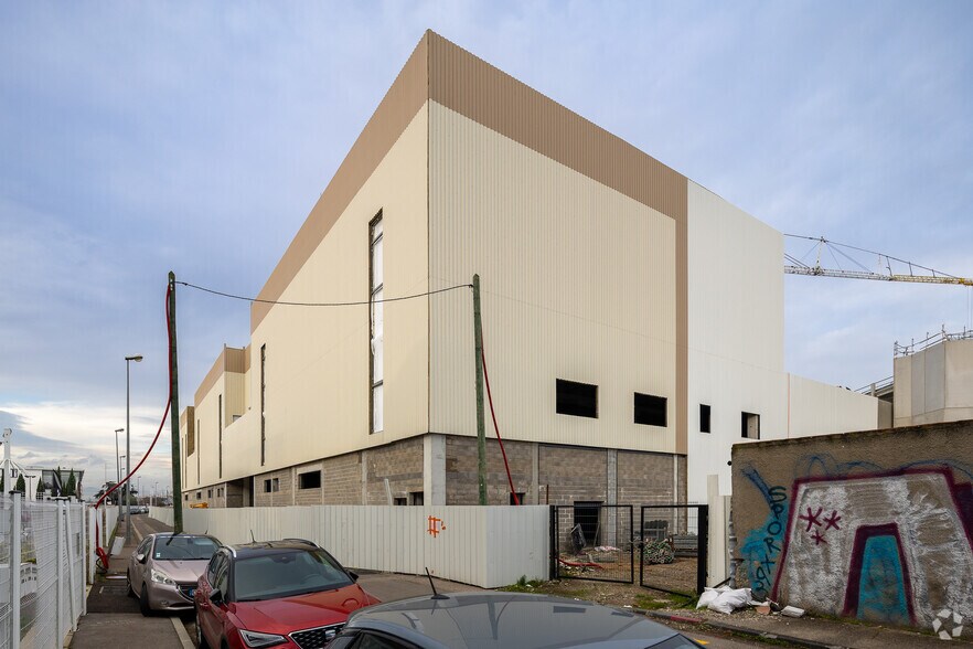 5 Rue Louis Blanc, Vénissieux à louer - Photo du bâtiment - Image 1 de 1