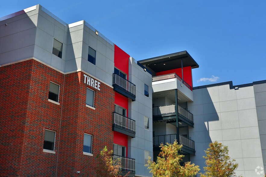 750 W Imhoff Rd, Norman, OK à vendre - Photo du bâtiment - Image 2 de 75