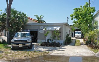 312 NE 32nd St, Oakland Park FL - Entrepôt