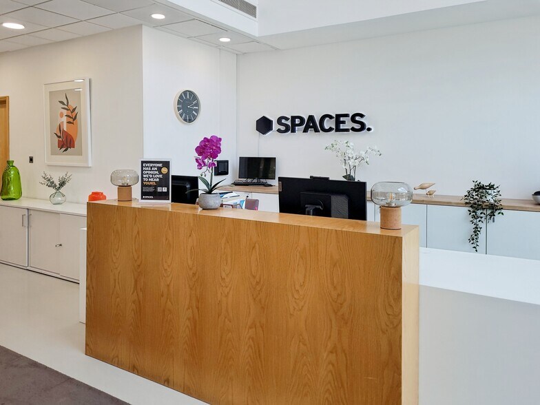 1 Gerrards Cross, Gerrards Cross for lease - Interior Photo - Image 2 of 10