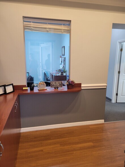 9030 58th Dr E, Bradenton, FL à louer - Photo du bâtiment - Image 2 de 11