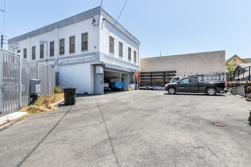 2207 S Vermont Ave, Los Angeles, CA for sale - Building Photo - Image 3 of 18