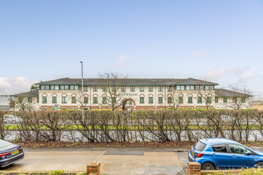 15 Southend Rd, Woodford Green à louer - Photo principale - Image 1 de 2