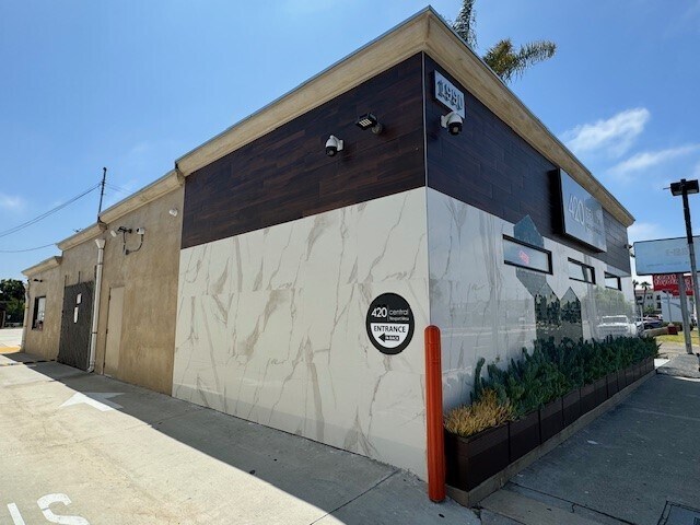 1990 Harbor Blvd, Costa Mesa, CA à vendre - Photo principale - Image 2 de 10