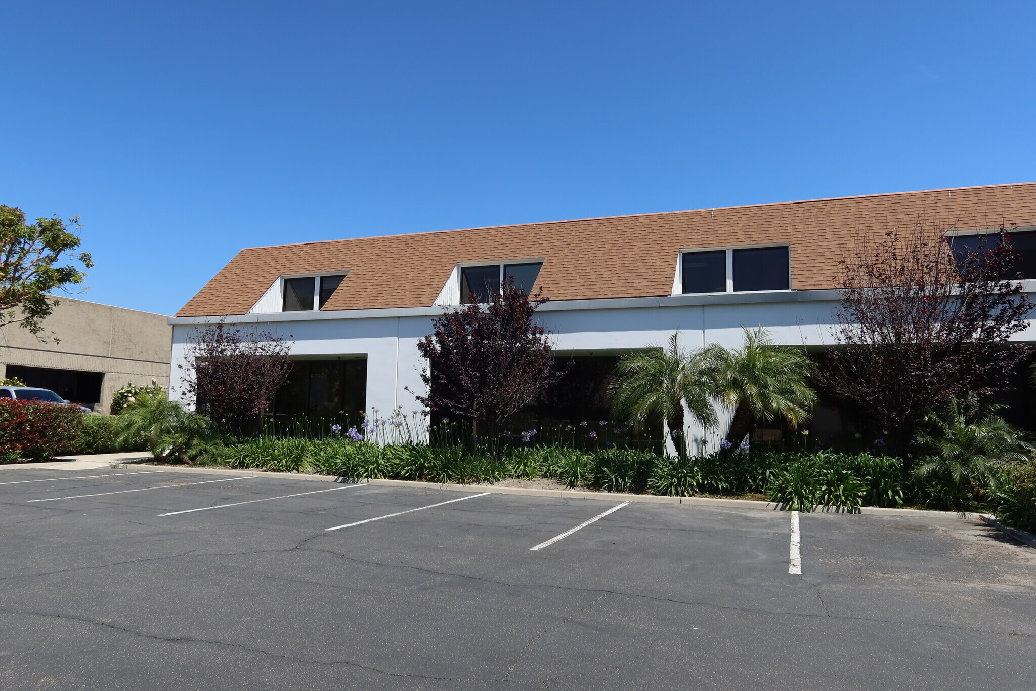 14272 Chambers Rd, Tustin, CA à louer Photo du bâtiment- Image 1 de 22