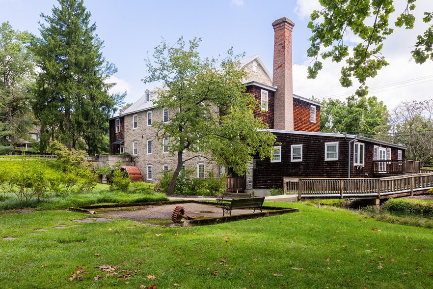 2201 Old Court Rd, Brooklandville, MD à louer - Photo du bâtiment - Image 3 de 10