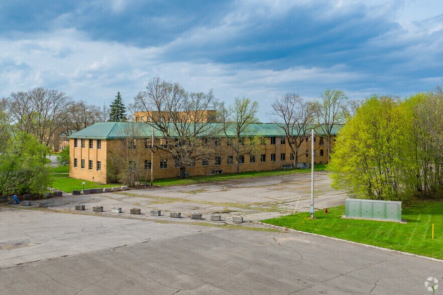 497-597 Electronics Pky, Liverpool, NY for sale - Building Photo - Image 2 of 6