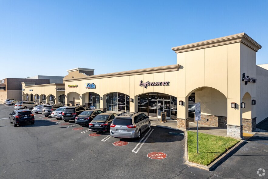 2208-2222 W Beverly Blvd, Montebello, CA à louer - Photo du bâtiment - Image 3 de 9