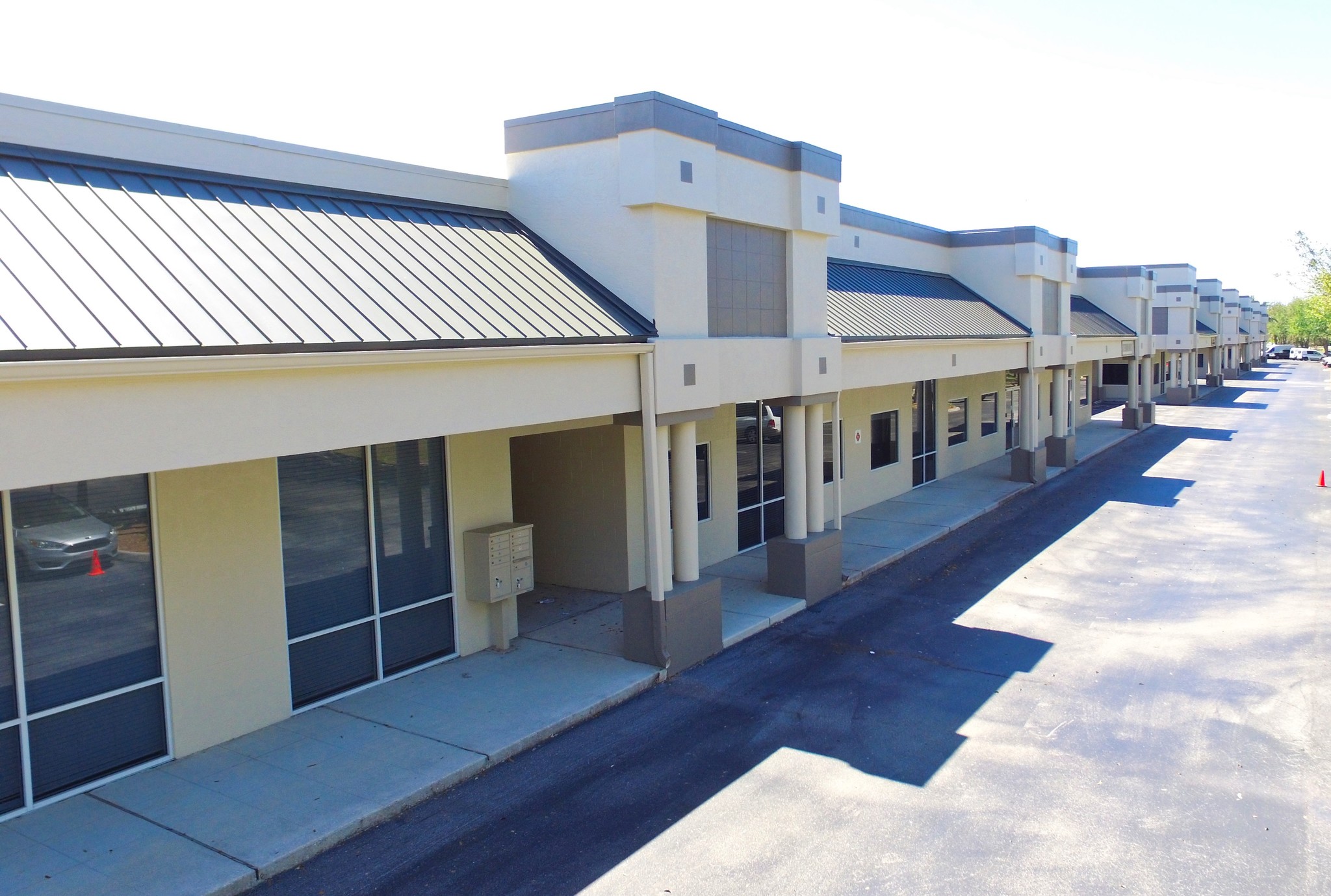 13881-13891 Jetport Loop, Fort Myers, FL for sale Building Photo- Image 1 of 1