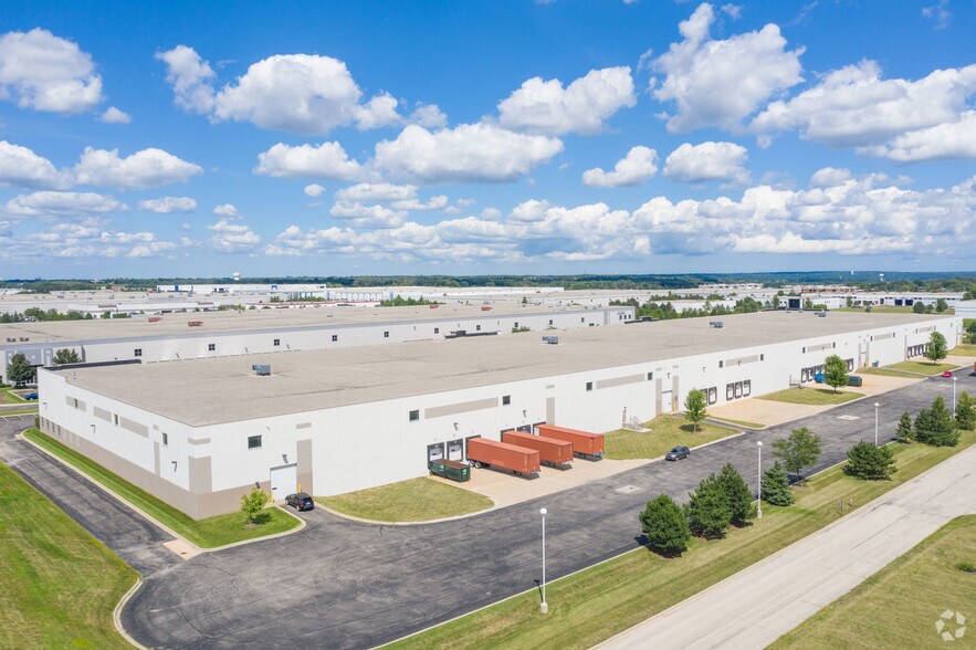 2300-2380 Galvin Dr, Elgin, IL à louer - Photo du bâtiment - Image 3 de 8