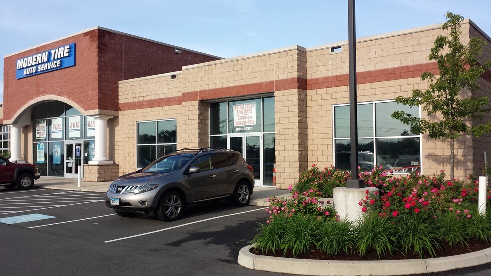 867 Cromwell Ave, Rocky Hill, CT à louer - Photo du bâtiment - Image 3 de 6