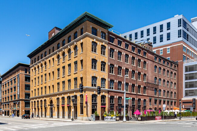 More details for 374 Congress St, Boston, MA - Retail for Lease