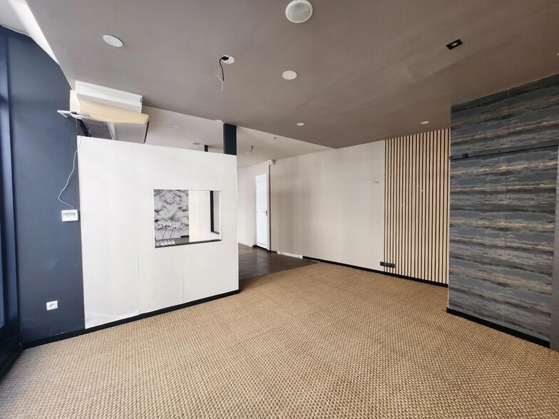 Retail in Béziers for lease - Interior Photo - Image 3 of 8