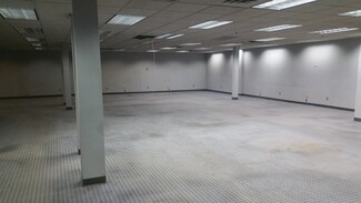 Plus de détails pour 500 18th Ave, Rockford, IL - Bureau à vendre