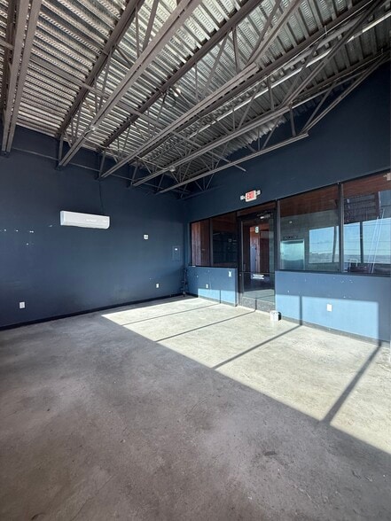 110 Montecillo Blvd, El Paso, TX à louer - Photo du bâtiment - Image 3 de 9