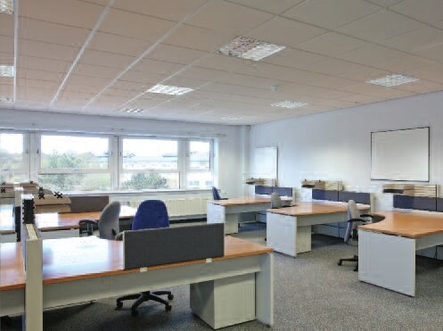 2 Old Ively Rd, Farnborough à louer - Photo intérieure - Image 2 de 5