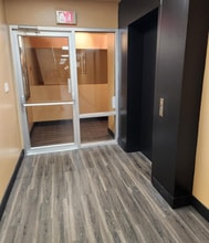 2922 Glen Dr, Coquitlam, BC à louer Photo intérieure- Image 2 de 7