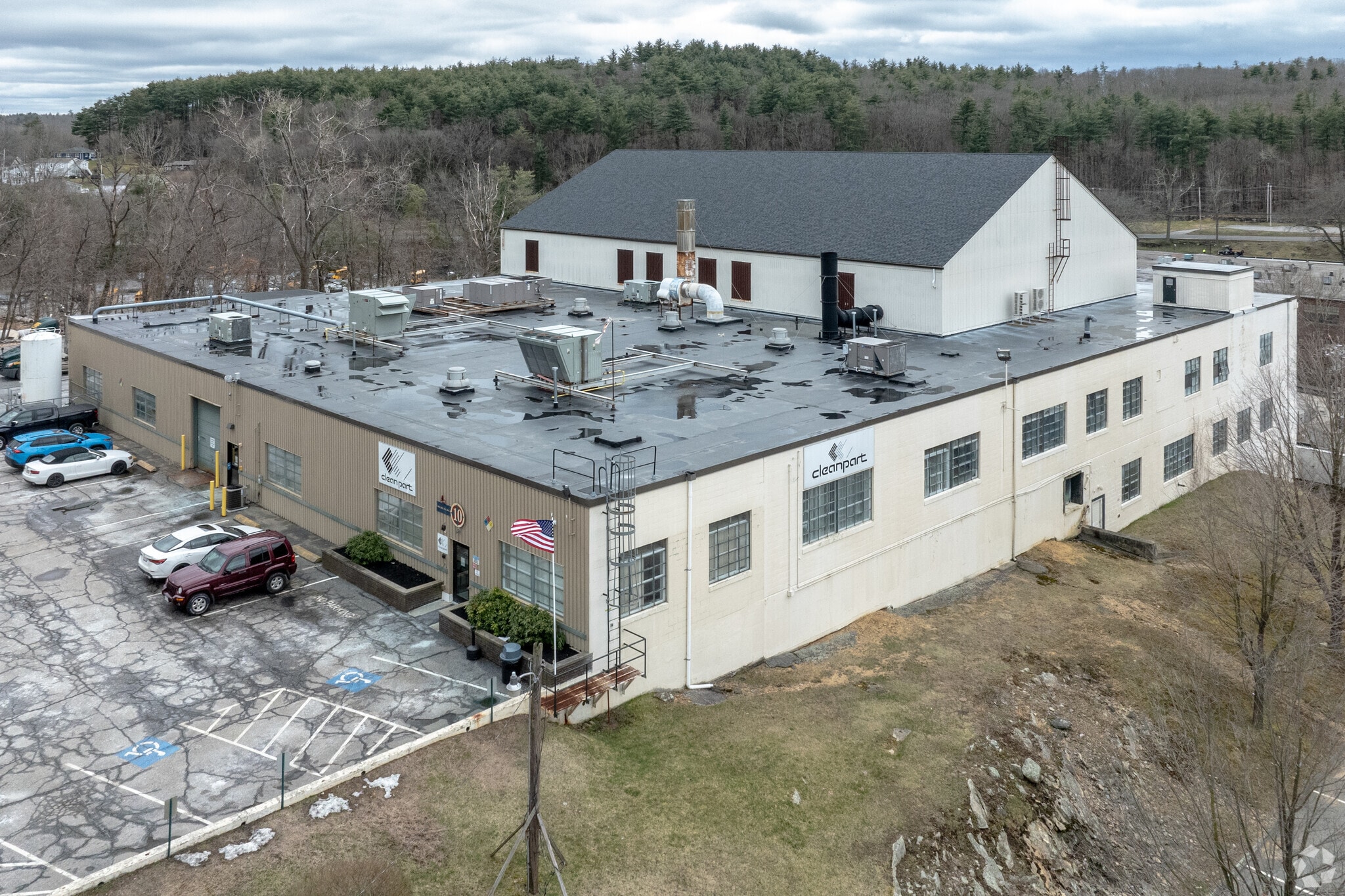 10 Cabot St, Southbridge, MA for sale Primary Photo- Image 1 of 54