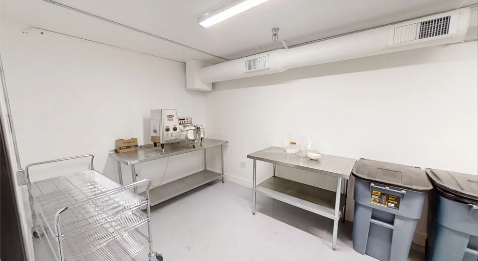 1745 W Deer Valley Rd, Phoenix, AZ à vendre - Photo intérieure - Image 3 de 6