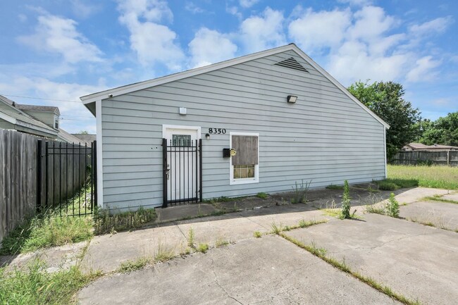 More details for 8346 Howard Dr, Houston, TX - Office for Sale