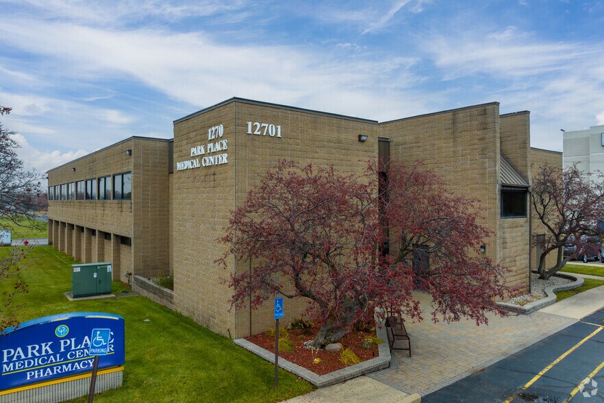 12701 Telegraph Rd, Taylor, MI à louer - Photo du bâtiment - Image 2 de 8