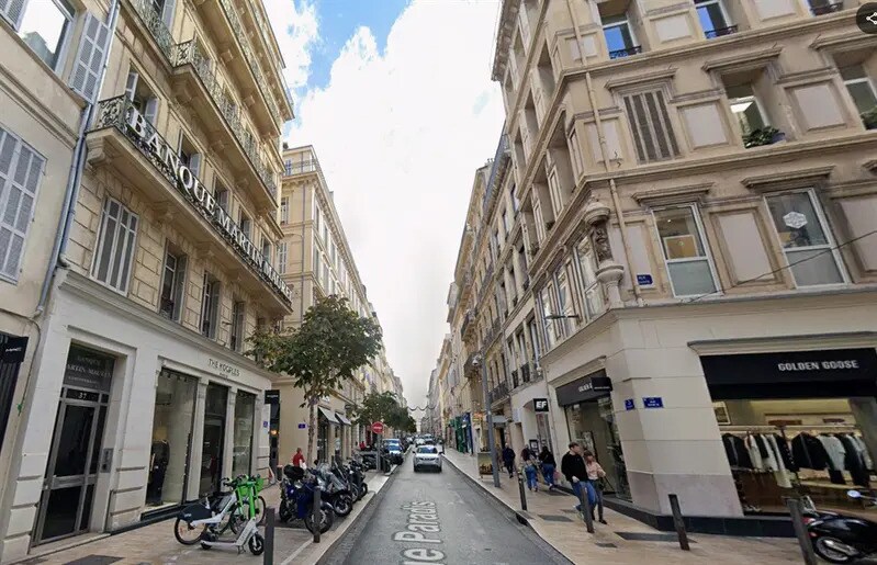 Commerce de détail dans Marseille à louer Photo du bâtiment- Image 1 de 5