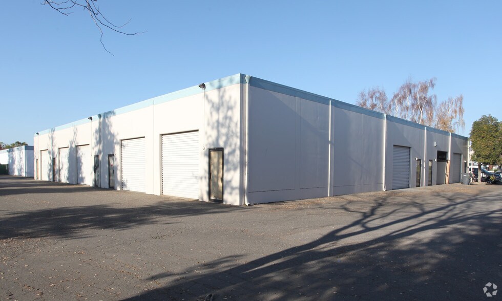 971 Transport Way, Petaluma, CA for lease - Building Photo - Image 2 of 5